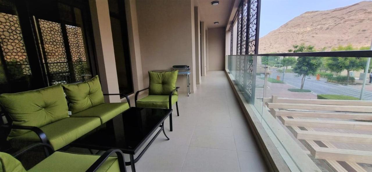 One 2Bhk Elegant Apartment In Muscat Bay 03 Екстер'єр фото